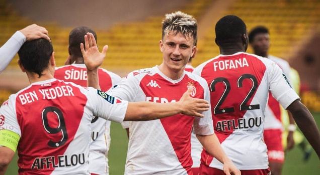 足球——欧冠：AC米兰胜赫罗纳.