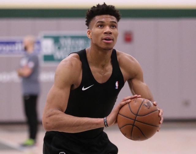 记者：科曼加盟利雅得胜利的交易尚有一些细节未敲定