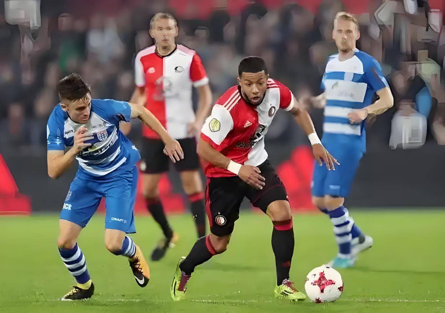 进球无效！周定洋回头望月顶入死角，VAR介入认定他越位在先.