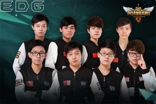 面对夹击依 面对夹击依